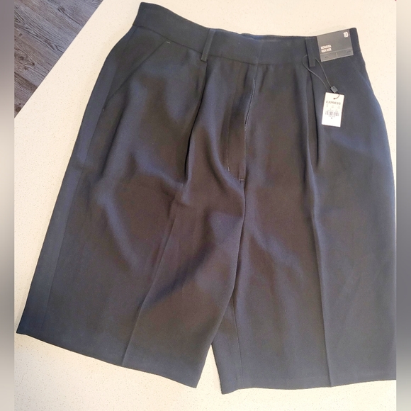 EXPRESS Bermuda High Rise Shorts - Picture 3 of 4